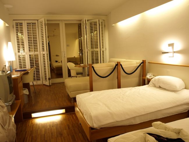 この日は「ドブロヴニク・プレジデント」に宿泊。<br />半島の先端に立つ、このホテルはなんとシービュー！！<br /><br />というわけで波の音を聞きながら眠りについたのでした・・<br /><br /><br />モンテネグロ編に続く--->