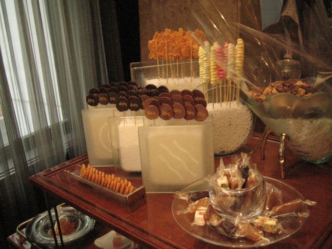 チョコレートはカカオの割合の異なる３種類。