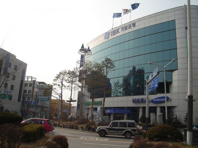 春川明洞近くのロータリー。<br />チュンサンが事故に会う前、ここを通り過ぎて行きました。