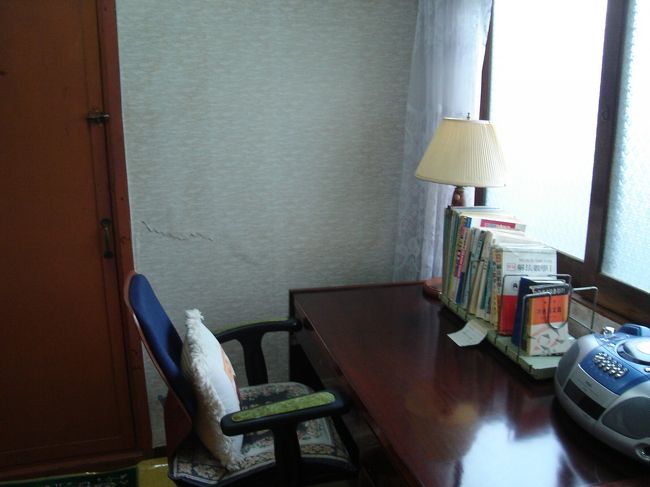 勉強部屋。<br />すごく狭くて２畳もなかったかも。<br />