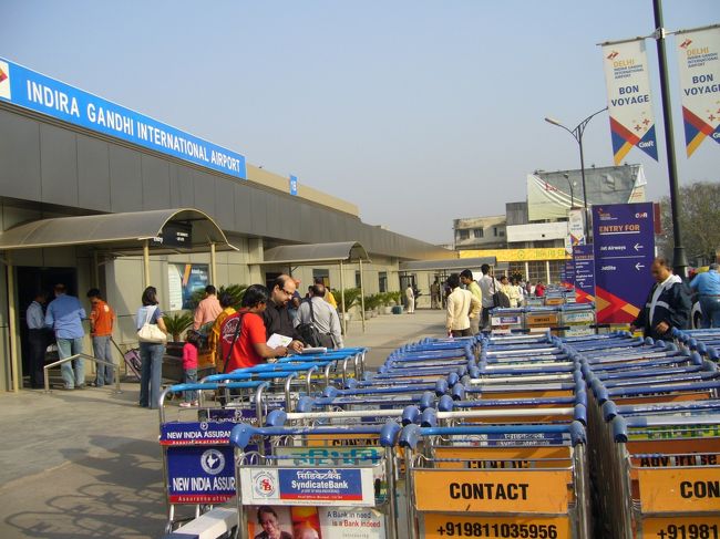 インディラ・ガンジー国際空港の国内線ターミナル。