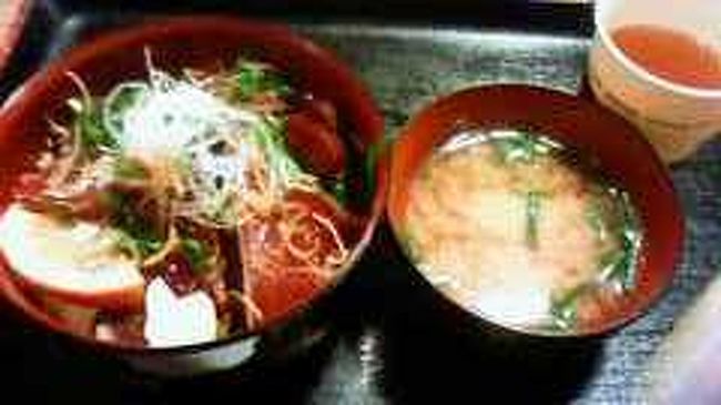 かつおたたき丼。６００円。