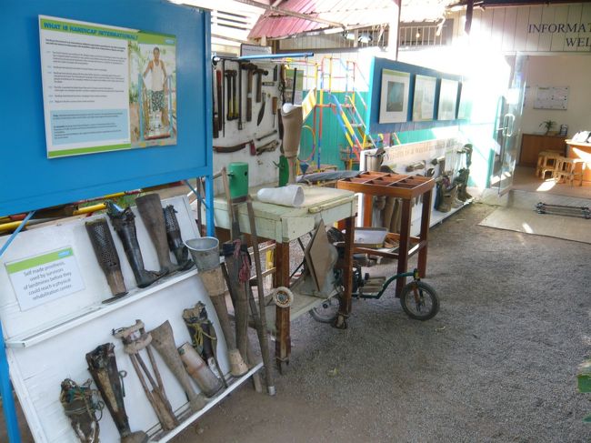 前には、リハビリセンターがあったので、<br />少し見学させていただきました。<br /><br />現実を見るという事から、<br />有意義だったと思う。