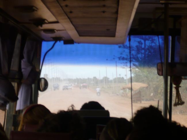 だけど、いつトイレ休憩か解らないので、<br />水分補給は控えてたけど。<br /><br />今日は曇りですが、<br />晴れていたらどんな事になるのか、<br />恐ろしすぎるぜ。