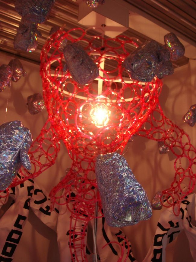 こんなアートキューブが<br />街中に点々と展開されている!!<br /><br />ただでこんなに楽しめるイベント、<br />最高――――です。<br /><br />