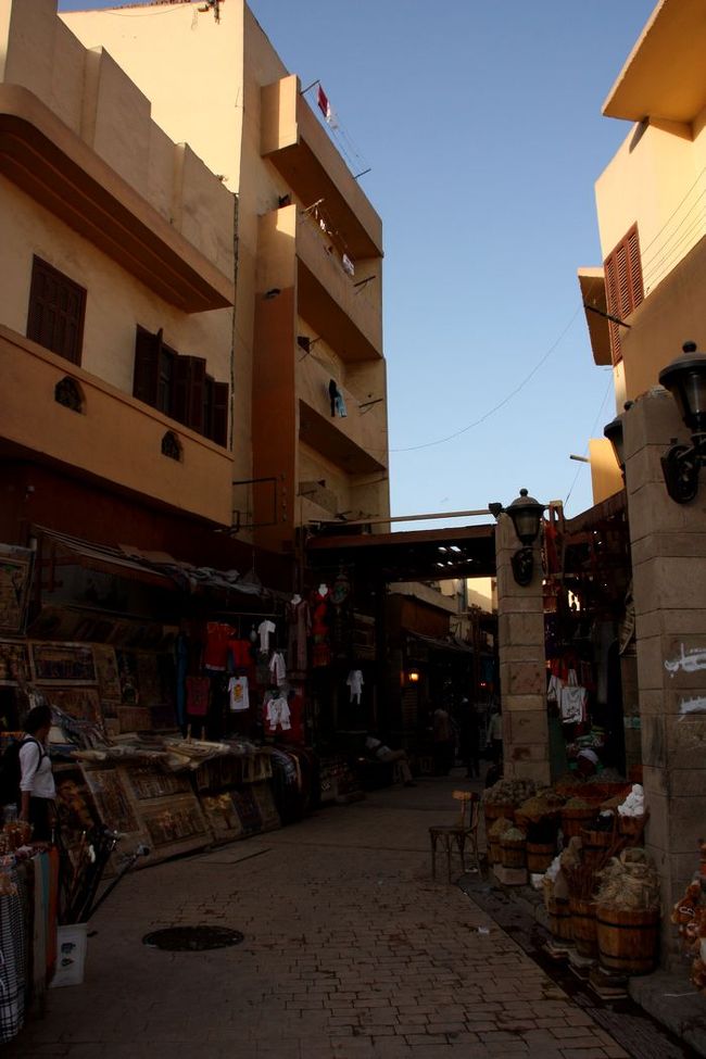 そして、観光客相手のスークへ♪<br /><br />