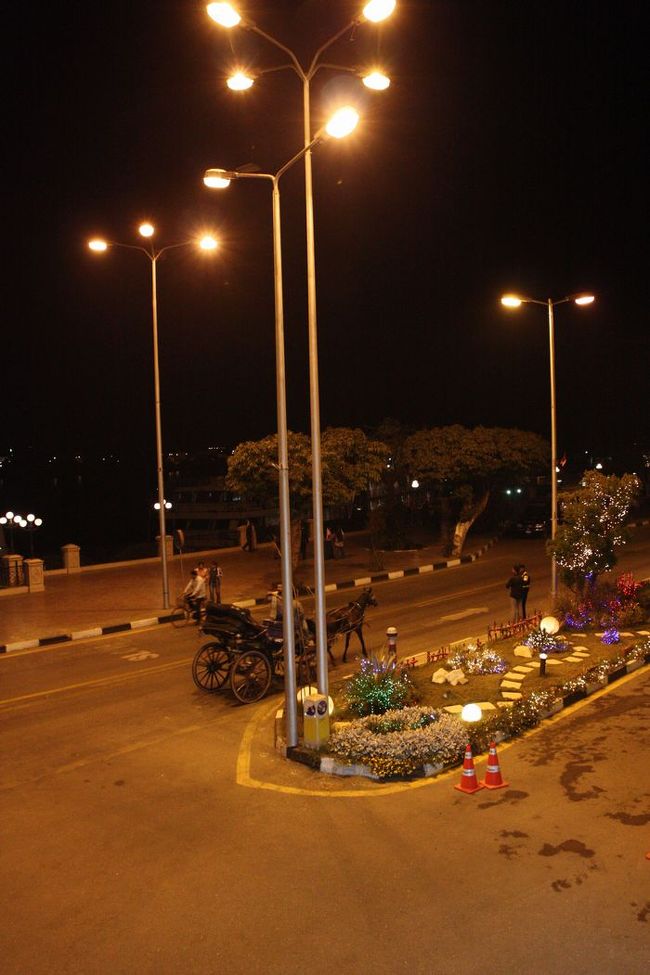 けれど･･･<br /><br />窓から吹き込む、ナイル川の風は心地良く。<br /><br />ルクソールの喧騒に酔いしれた。