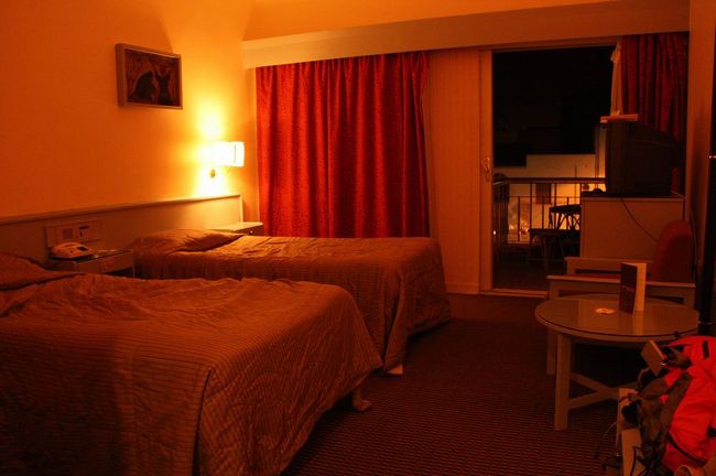 ホテルに辿り着く。<br /><br />疲れた体には、鳴り響くクラクションが、程良い子守唄だった。