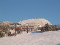 目の前の

横手山スキー場

17時頃なのに、横手山の樹氷が綺麗♪

