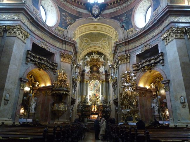 ペーター教会<br /><br />内部の装飾は必見です！