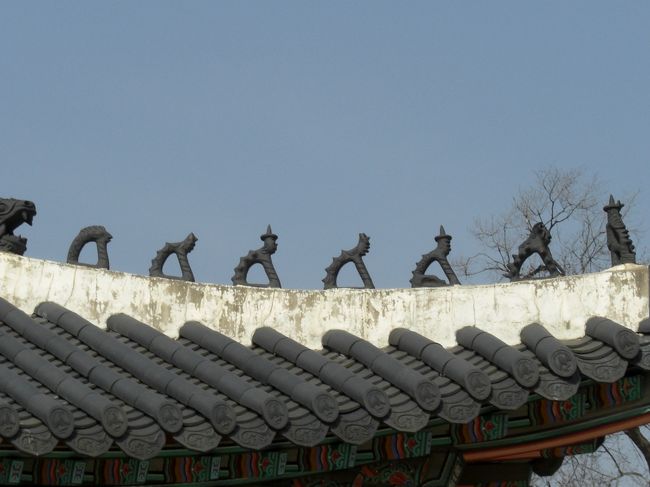 屋根に乗っていたもの。<br />何だこれ？