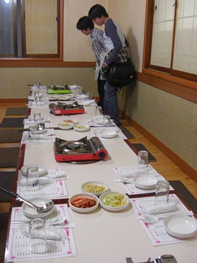 免税店を見に行き近くの焼肉店へ行きました。<br /><br />ですが食べたのは焼肉ではなく、