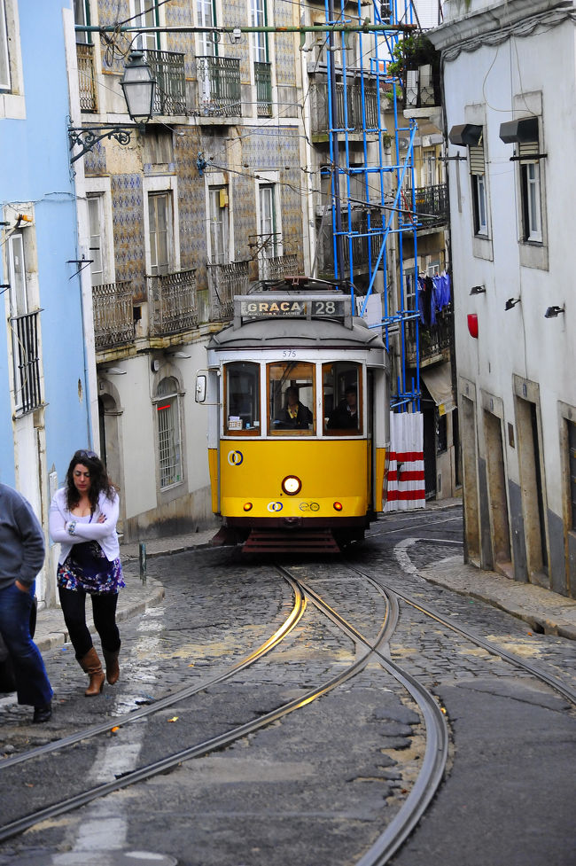 坂の途中から急カーブ、