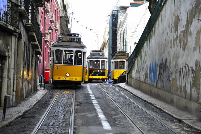 サン・ヴィセンテ・デ・フォーラ教会前の急坂です。 