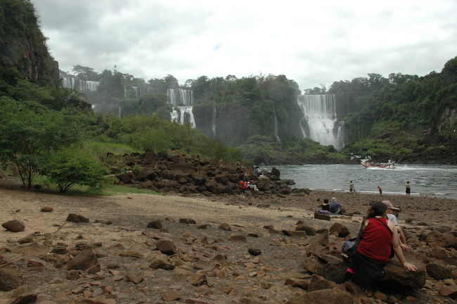 サン・マルティン島の渡し船の船着き場あたりより