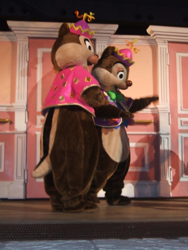 　チップとデールも兄妹を探してます。