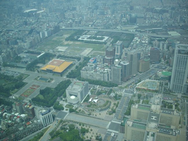 <br /><br />荷物は、乗る前に無料ロッカーへ<br />