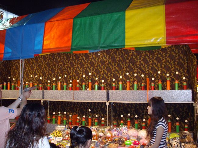 ＭＲＴ剣澤駅改札でたらもう人混みです。<br /><br />交差点も赤でも歩行者は横断してます。<br />集団なので車はなかなか通れません。<br /><br />警察の方がたくさんでてました<br /><br />土日はやはりはずした方がいいと思います