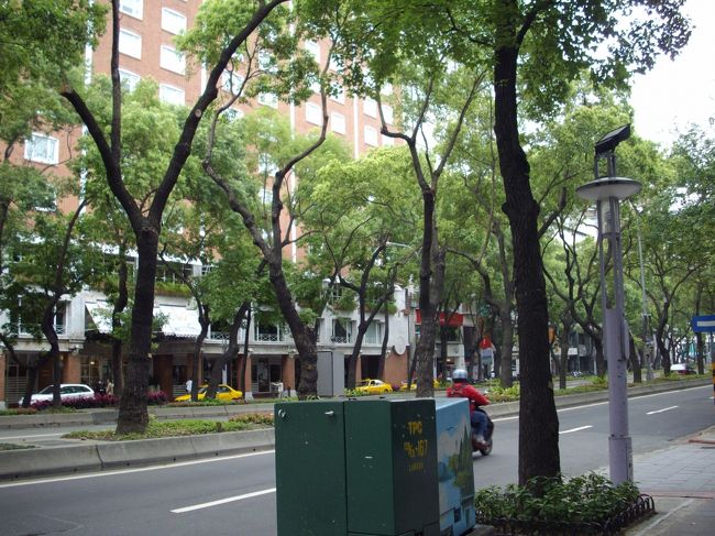 帰国日です。ちょっと朝の散歩