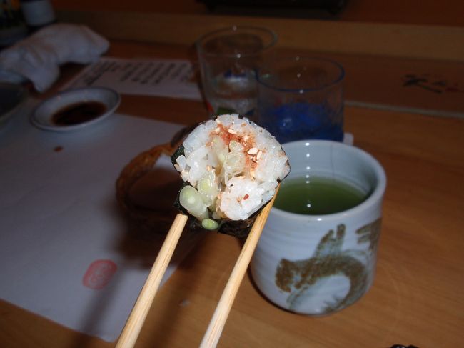 前回の沖縄でお気に入りとなった島らっきょうを細巻で。島らっきょうのピリッとした味わいが酢飯とマッチして美味しかったです。