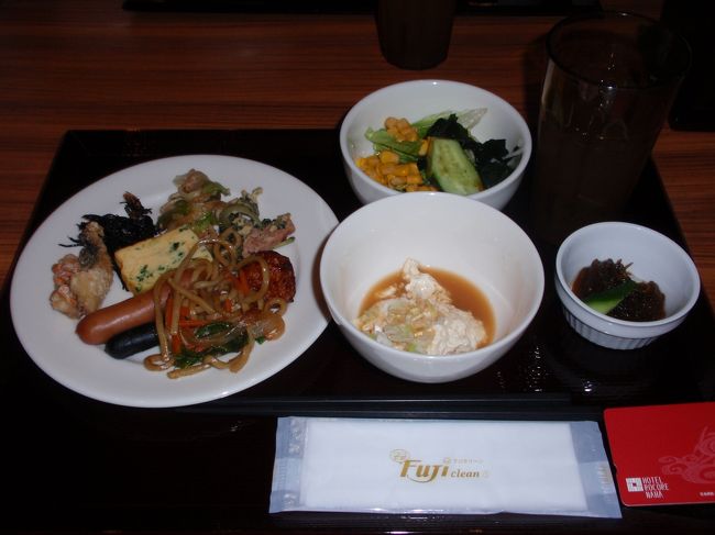 １２／３１、大晦日です。昨晩すっかり泡盛で酔っ払ったごんたちゃんですが、今日もドライバーとして頑張るので朝食はしっかり食べます。ホテル内のレストラン「アレッタ」でバイキング形式の朝食を頂きましたが、料理の種類も多く満足できました☆