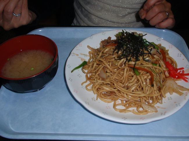 ごんたちゃん妻は焼そばを。野菜炒めも焼そばもお手ごろな値段なのに美味しかったです☆また沖縄に来たときには立ち寄りたい！！