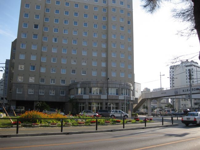 今日はレンタカーなしで、ゆいレールを使って首里城付近を散策します。<br />首里城自体は過去２回観光しているので入りません。目指すは添乗員つきツアーや駆け足観光では行けないようなまったり散歩コースです<br />