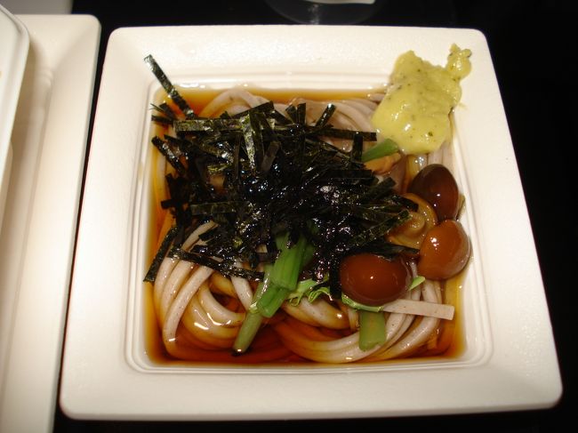 このそばも久しぶりに食べましたが、おいしいです。<br /><br />めんつゆはもちろん　ヤマサ醤油ですな。