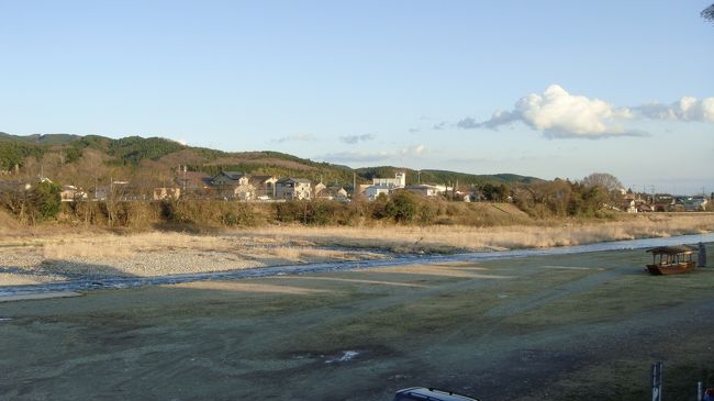 続きです。これらの仕法は後に「農喩」（のうゆ）としてまとめられました。江戸藩邸を訪れた幕府代官、広瀬伊八郎が仕法をほめて帰って、この「仕法」は全国に広まったそうです。国政に関して、老中松平定信に2度に渡って建言し寛政の改革とのつながりもあるようです。「百姓身持之覚書」甲州武田藩、「慶安御触書」美濃国岩村藩は黒羽藩出身の鈴木武助が編纂した「農喩」が参考になっているようです。二宮金次郎が藩の財政、農業の再興に尽力した５０年以上前にこんな人物が黒羽に住んでいました。（栃木の人物再発見、栃木県立文書館より）