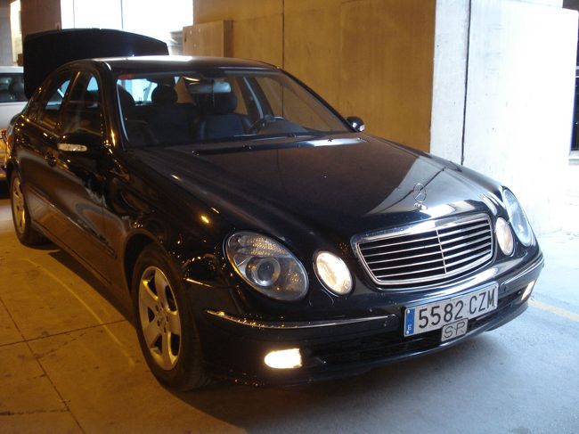 ホテルまでの送迎車は...<br /><br />なんと、なんと、ベンツでした。<br /><br />ちょっと感激！<br /><br />