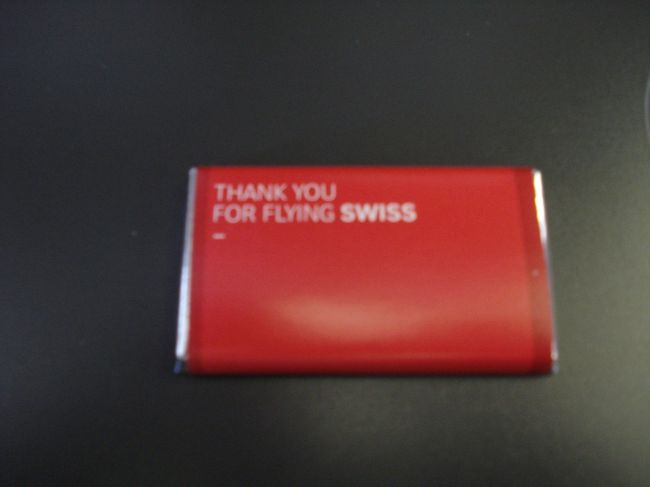 スイスエアーのチョコレートです。<br /><br />ご搭乗ありがとうございます。ってこってますね。