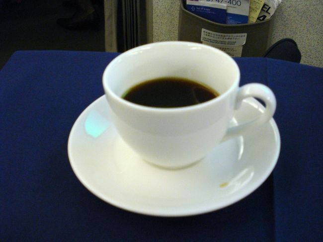食後のコーヒー<br /><br />いつもは、プラスチック製ですが、今回は陶器なので、思わず撮影しました。<br />