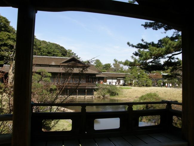 亭榭から臨春閣の眺め。<br />