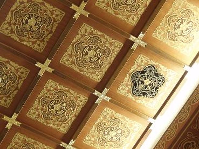 蒋介石の展示品が飾ってある天井も綺麗でしたよ♪