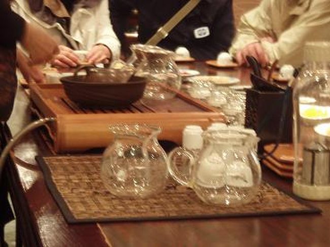 店員さんが、お茶の入れ方とか教えてくれます。<br /><br />