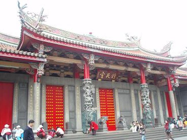 商売の神様【行天宮】・占い横丁に来ました。<br />占い横丁は写真撮り忘れましたが(>_