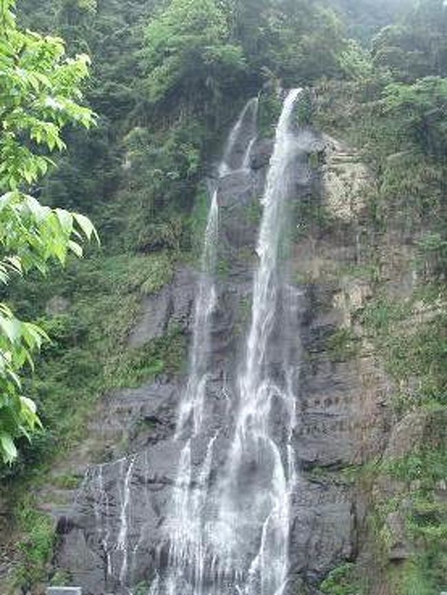 台湾最大級【白糸の滝】が見えました〜<br />落差８２ｍの細くて綺麗な滝です♪