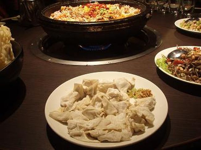 今日の夕食は【宝島レストラン】にて、石鍋料理♪