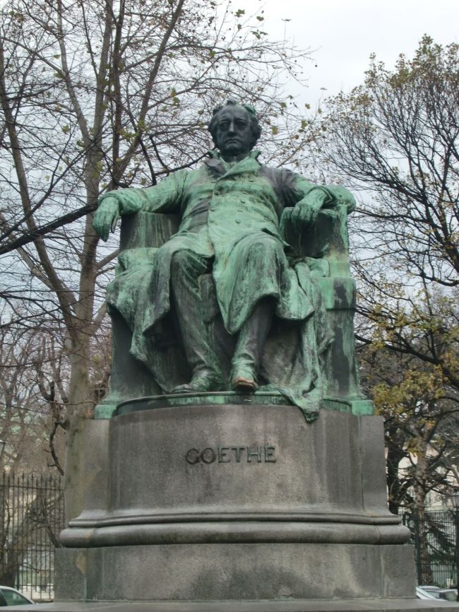 ゲーテ像