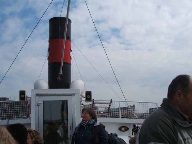 やはりと言いますか、船に乗るのは楽しいですが寒いです。でも、やっぱり楽しい。