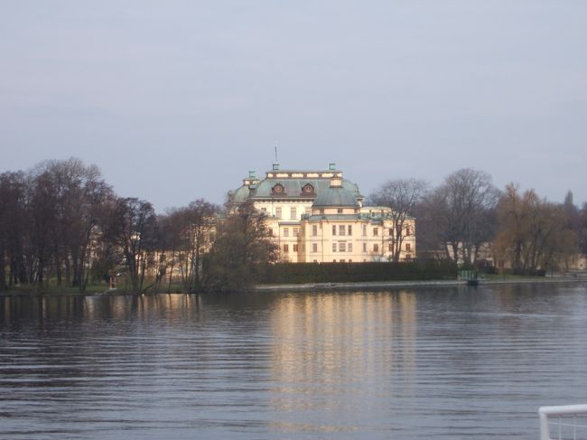 近づくにつれてその建物の美しさがよくわかってきます。宮殿はやっぱりいいな。