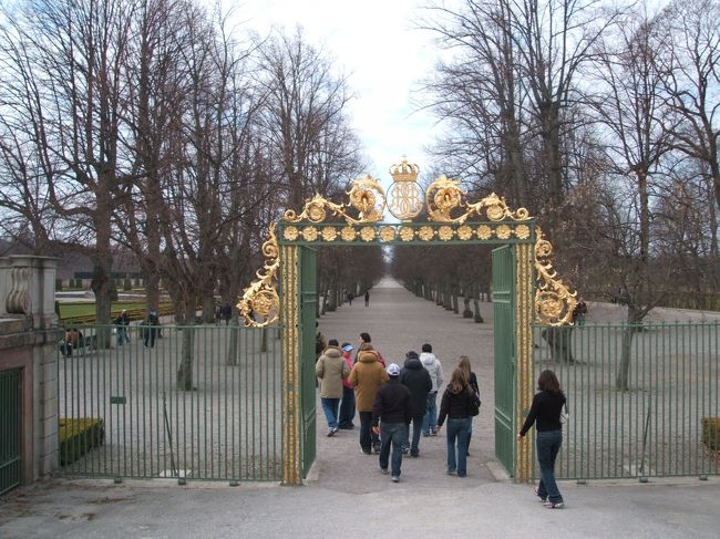 宮殿、庭園への入口です。