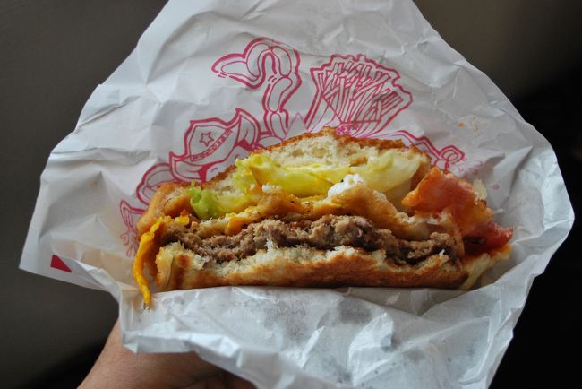 ビッグマック３個分は有にある．