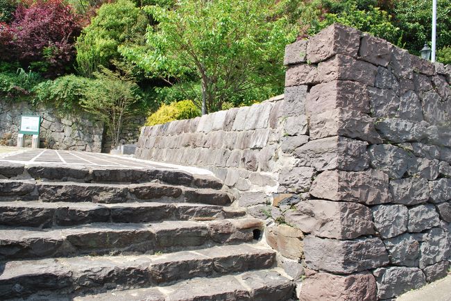 階段の上が商館跡