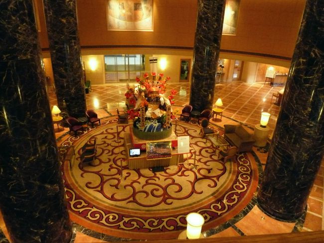 2階からホールを写す．