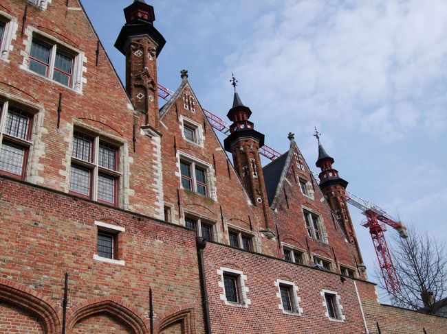 建物がとにかくステキですー。<br /><br />１０時頃到着したのですが、まだあまり人手がありません。<br />このあと午後位からは、すごい賑わいでした。