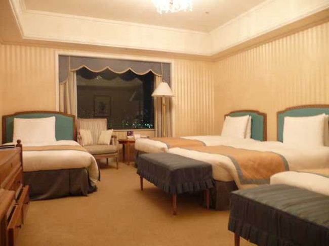 お部屋です。<br />2人の利用だけど4ベッドルームです。