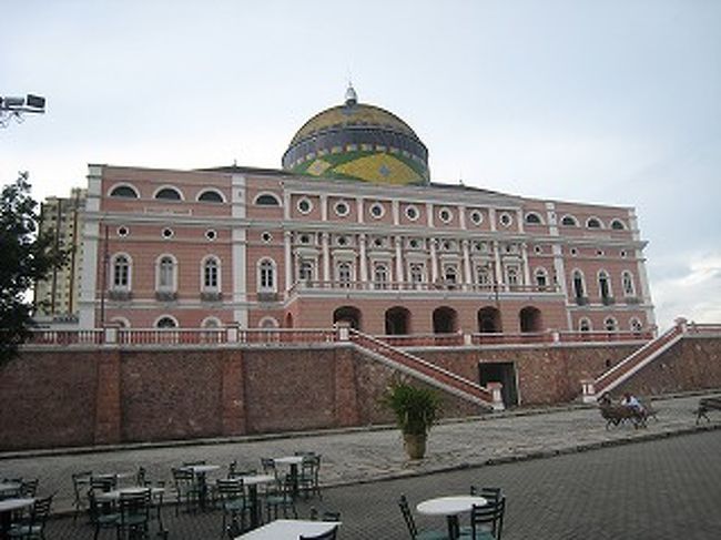 ここはアマゾナス劇場です。