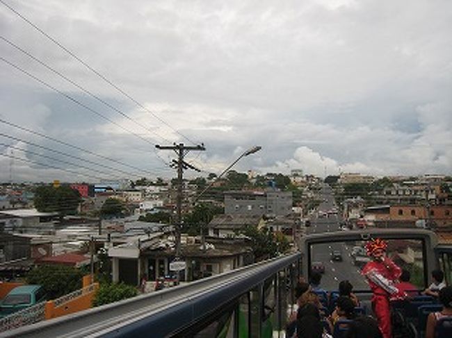 自然いっぱいのアマゾンの中心街マナウスは大都市です。