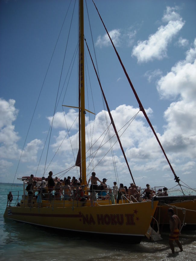 午後から、カタマランに乗りました。<br />乗船後の写真は後日アップします。